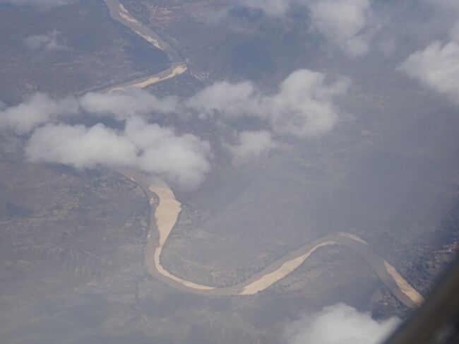 Fanambano川（ワニの儀式が行われる地方です。）