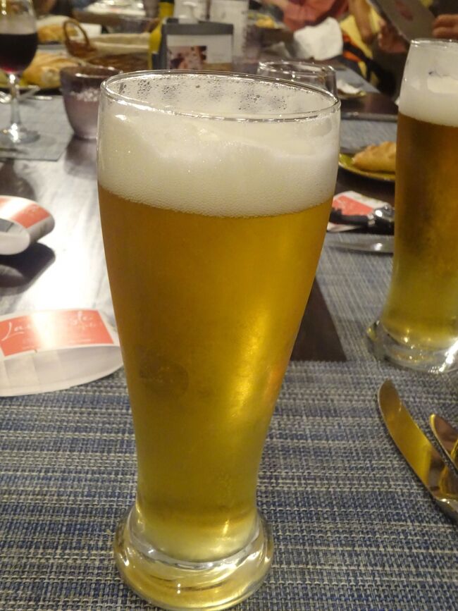 生ビール６００ｍｌ（８ユーロ）<br />夕食は本来、ビュッフェ形式でしたが、宿泊客が少ないとのことで選択制になりました。