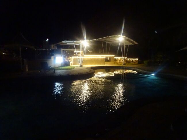 対岸のウオーターフロントの船乗り場（７：００－２３：００の間、Hからウオーターフロントにいつでも渡れます。）