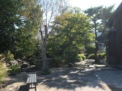 半六庭園 〈旧中埜半六邸庭園〉に入ります。
