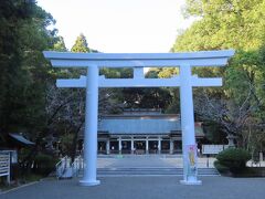 続いて、同じ敷地内にある
宮崎県護国神社に来ました。

