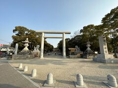 淡路島は国生み神話の舞台。
そして伊弉諾・伊奘冉を祀っているのがコチラの神宮。
アマテラスをも生んだ神様ですから、伊勢神宮よりも見方によっては格上かも(*´艸`)