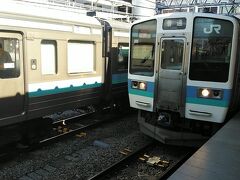 中央本線 甲府駅から塩崎駅まで2駅9分乗車します
