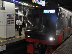 　当初予定していた特急には間に合わず、準急に乗ってゆっくり向かいます。

　名鉄名古屋駅10:15　→　中部国際空港駅11:03