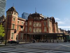 今回の旅のはじまりは東京駅「丸の内北口」からです。

明日、10/14から3泊4日の日程で、2019/12に台湾へ行って以来の3年10か月ぶり、通算して13回目の台湾に出かけることになりました。

本当なら本日は渡航の準備のため有給休暇を取得する予定でしたが、前日に急な仕事が入り、その仕事を片付けるため会社に出勤した帰りです。