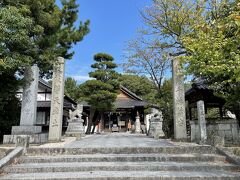 中津は快晴。中津大神宮の隣にそびえるのが、