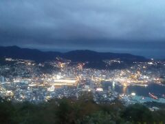 スロープカーで登って来て山頂の稲佐山展望台から
夜景を見る。