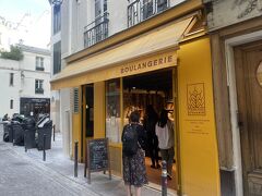 マレに寄って、クロワッサンとプチフランをゲット。

Boulangerie-Pâtisserie Terroirs d'Avenir
3 Rue du Nil
75002 Paris