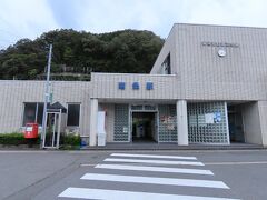 芦原温泉行きの電車に乗って、南条駅で下車しました。もうすぐ、はぴラインふくいの駅になります。ここで本日２度目の自転車組み立て。。