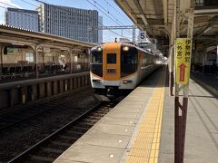 さて、今宵の宿、志摩観光ホテルへ。
伊勢市駅から近鉄特急で向かいます。