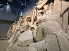 砂の美術館は、鳥取砂丘で作ったサンドアートを鑑賞することができます。
テーマは砂の世界旅行。今シーズンはエジプト編でした。

とても大きい砂の彫像たちは、圧巻でかつとても精細な描写でした。
観る価値ありです。