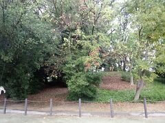 駅前の小山も古墳なんですね。