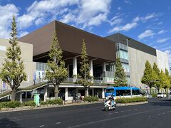 川崎市スポーツ・文化総合センター「カルッツかわさき」
2017年開場。

以前、Wリーグ（バスケットボール女子日本リーグ）観戦に孫たちと来たことがあります。ここで400年シンポジウムが開催されているようです。