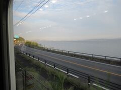 川跡駅から松江しんじ湖温泉駅までは「宍道湖」の北側を走行します。車窓には宍道湖が広がります。