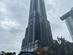  07:45　LANDMARK 81 着。　高いなぁ！首が疲れる。