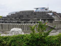 ●鴨川オーシャンパーク＠国道128号線沿い

房総半島の海沿いを走る国道128号線。
駅から南下して、鴨川オーシャンパークへやって来ました。