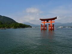 厳島神社
潮が満ちていて、近付けない。