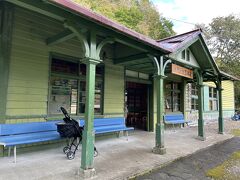 旧神居古潭駅舎。
随分前に廃線になった駅舎の様です。
