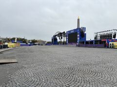 ラグビーワールドカップがフランスで開催されているということで、コンコルド広場に特設会場が設置されていました。

普段のコンコルド広場と違った雰囲気で新鮮！