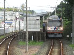 2023.10.07　御代志ゆき普通列車車内
黒石では静鉄電車と顔を合わせる。