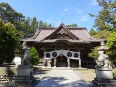 日和山公園に隣接する「日枝神社」は、大己貴神、大山咋神、胸肩仲津姫神の三神を祀る由緒ある神社です。