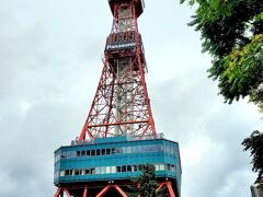 テレビ塔が見えて来たー！
かわいい、レトロな外観…
少し博多のポートタワーを思い出す…