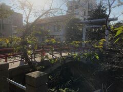 松戸駅から歩いて戸定邸へ向かう途中、松戸神社に。