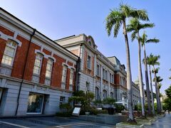 歩いている途中に出会った、国立台湾文学館。
日本統治時代に建てられた台南州庁舎を利用しているとのこと。