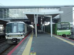 関西本線は名古屋駅からJR難波駅を結ぶ174.9kmの幹線路線ですが、直通列車はなく京都府と三重県の県境付近は単線非電化のローカル線なのです、まずはJR難波から奈良駅へ向かいます、まだ古い電車が走る