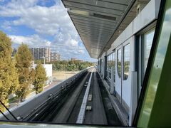 ニュートラムは、自動運転です。
ポートタウン東駅。