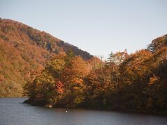 銀山平?只見湖ダム遊覧船観光

銀山平船着き場からの紅葉風景