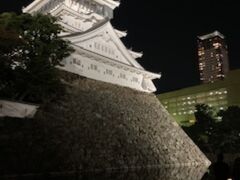 小倉城ライトアップしております。城の入場は終わってました。残念でした&#128546;