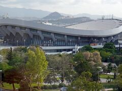 「平和友好スタジアム(SEF)」はギリシャ政府が所有する屋内スタジアムで、ギリシャで唯一のオリンピック規格の30x60メートルのアイスリンクとしてゼロから建設されたスタジアムでもあります。通常はオリンピアコスバスケットボールチームの本拠地となっています。