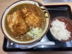 翌朝は駅まで歩いて行った。
去年末の１８きっぷ旅行の途中で食べたこの味が忘れられず確かめにきた。
改札内からも改札外からも食べれるので便利。
もちろん旨いしデフォ追い飯で満腹。