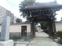 江古田氷川神社に隣接する東福寺。
創建年代は不詳。
江戸時代には三代将軍徳川家光の鷹狩りの際の御膳所（休憩所）になっていたそうです。

