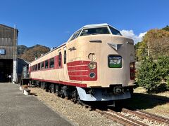 横川駅近くには、鉄道遺産が多数あります。｢碓氷峠鉄道文化むら｣に貴重なものがあります。
これは旧｢L特急｣。懐かしいです。
