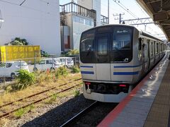 JR横須賀線で鎌倉駅に到着。江ノ電に乗り換えて、七里ヶ浜ヘ向かいます。