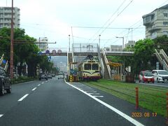 道なりに走っていると、高知市内。路面電車が走ってる。
どうしてもそっちに目が行く（笑）