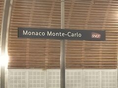 電車で戻ります。モナコは坂が多く、狭い割には、歩くのが大変でした（暑かったのもありますが）