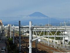 １０月１１日水曜日
当初の予定より３時間ほど遅れて出発
通勤ラッシュはどうにか避けられた・・・。