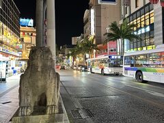 シャワーを浴びて、国際通りへ。久しぶりです♪観光客もたくさんいましたよ。