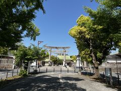 翌日は、のんびりとミナミ周辺を散策。
ホテルからさほど遠くないあたりに生國魂神社。