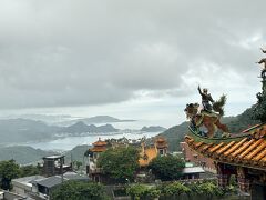 泣き出しそうなお天気の九份