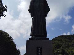 足摺岬展望台の入口に建つジョン万次郎像です。