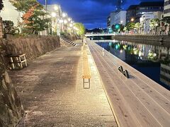 ライトアップされた京橋川周辺を散策