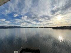 おはようございます。
朝の浜名湖です。
厳密には猪鼻湖、地図で見ると浜名湖の左上にくっついてるやつです。