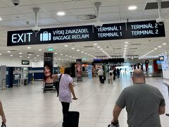 9:30プラハ空港(ヴァーツラフ・ハヴェル・プラハ国際空港)に到着です。
時差7時間を含めると羽田出発から19時間の旅程でした。お疲れ様でした～