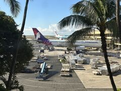 ホノルル 空港到着　ハワイに来たー！！