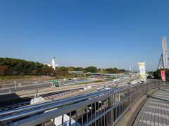 新大阪→大阪メトロ御堂筋線「千里中央」→大阪モノレール「万博記念公園」へ、
なんと！ ここまで、全駅Suicaだけで行けました。