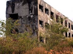 松尾鉱山跡の廃墟となったアパート